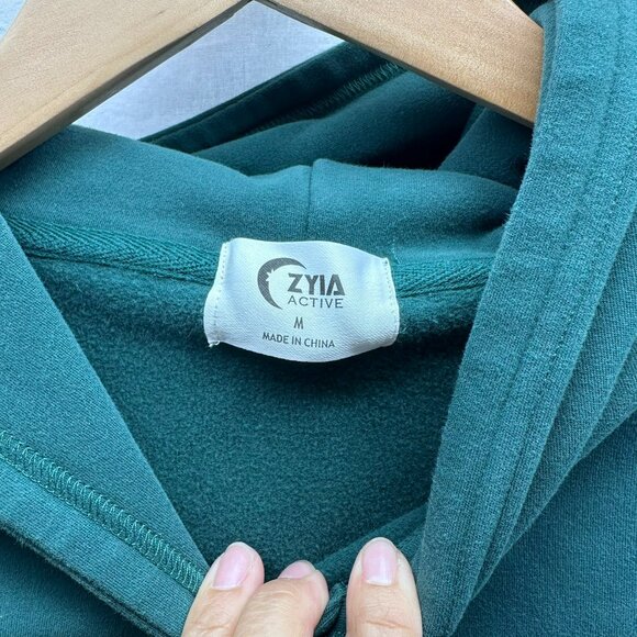 Zyia Active Hooded Sweatshirt and Relaxation Sweats Set Color Pine Kangaroo Pock - Picture 3 of 15